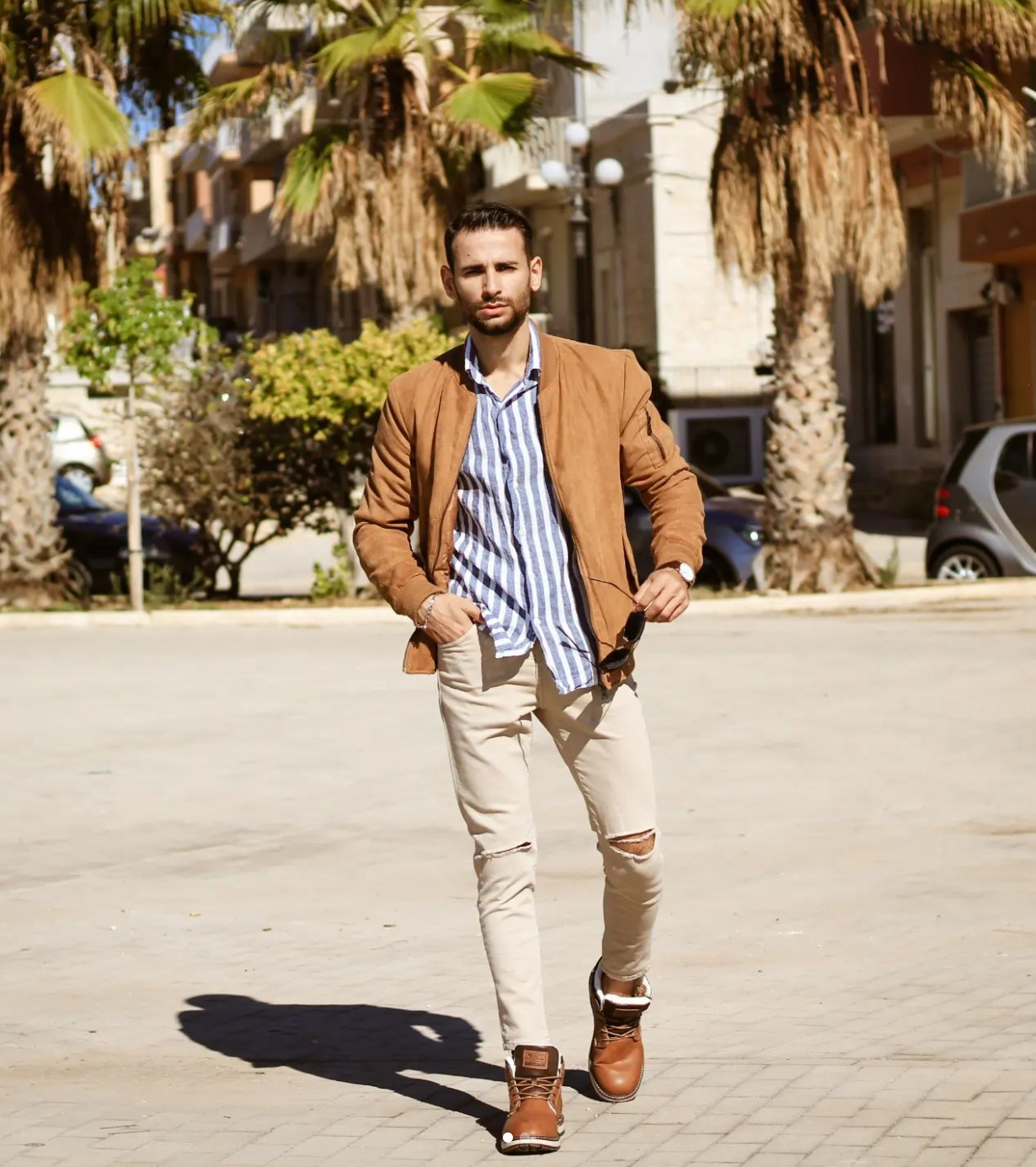 come abbinare pantaloni beige uomo, abbinare pantaloni beige, pantaloni beige, corrado firera, modelli italiani, ragazzi italiani, fashion blogger italiani, ragazzi belli, esempi di look uomo, outfit uomo, outfit azzimati, outfit eleganti, abbinamenti uomo eleganti, firera corrado, corrado, firera, blogger, blogger famosi, blogger italini più famosi, modelli famosi