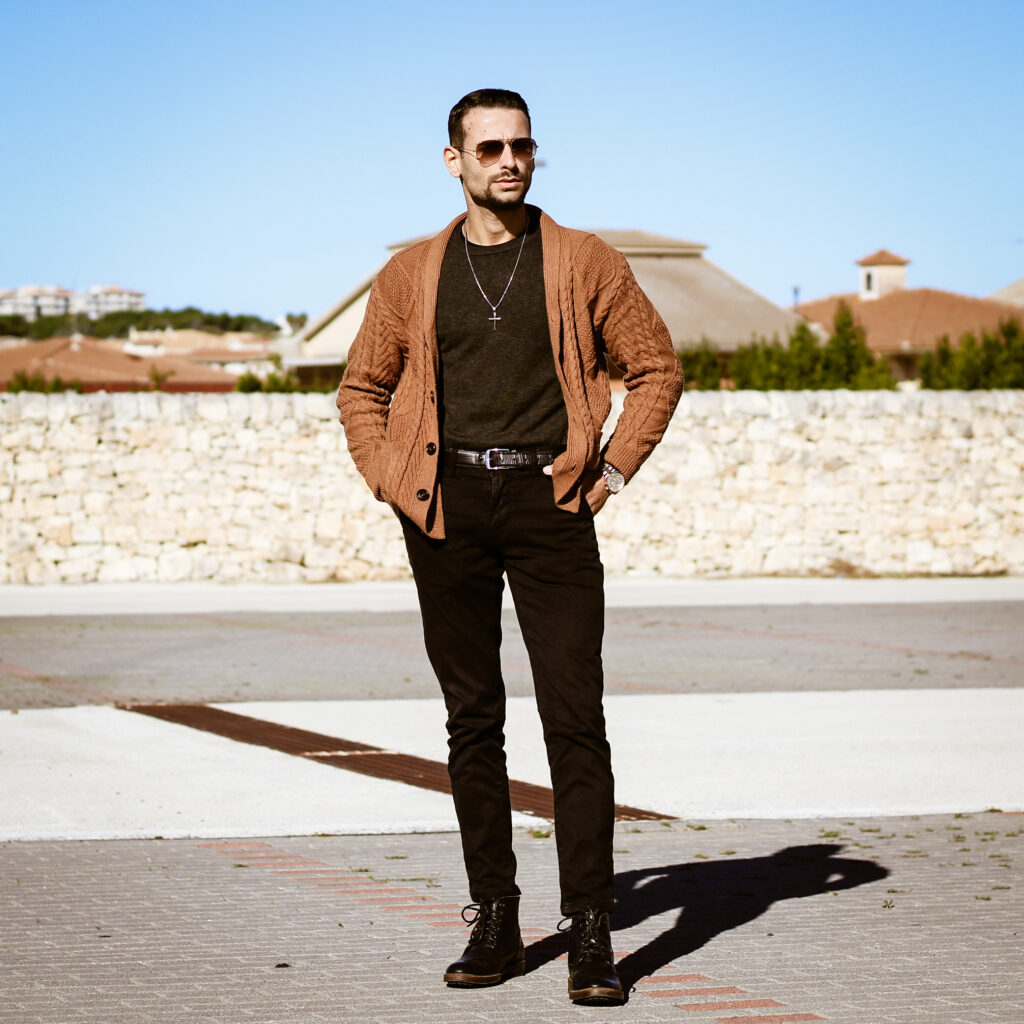 Abbinare Cardigan Marrone Uomo Idee Di Look FIRERA CORRADO abbinare-cardigan-marrone-uomo-idee-di-look-firera-corrado